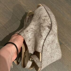 (Used-Once) Cordani Cracked Leather Wedge Sandals